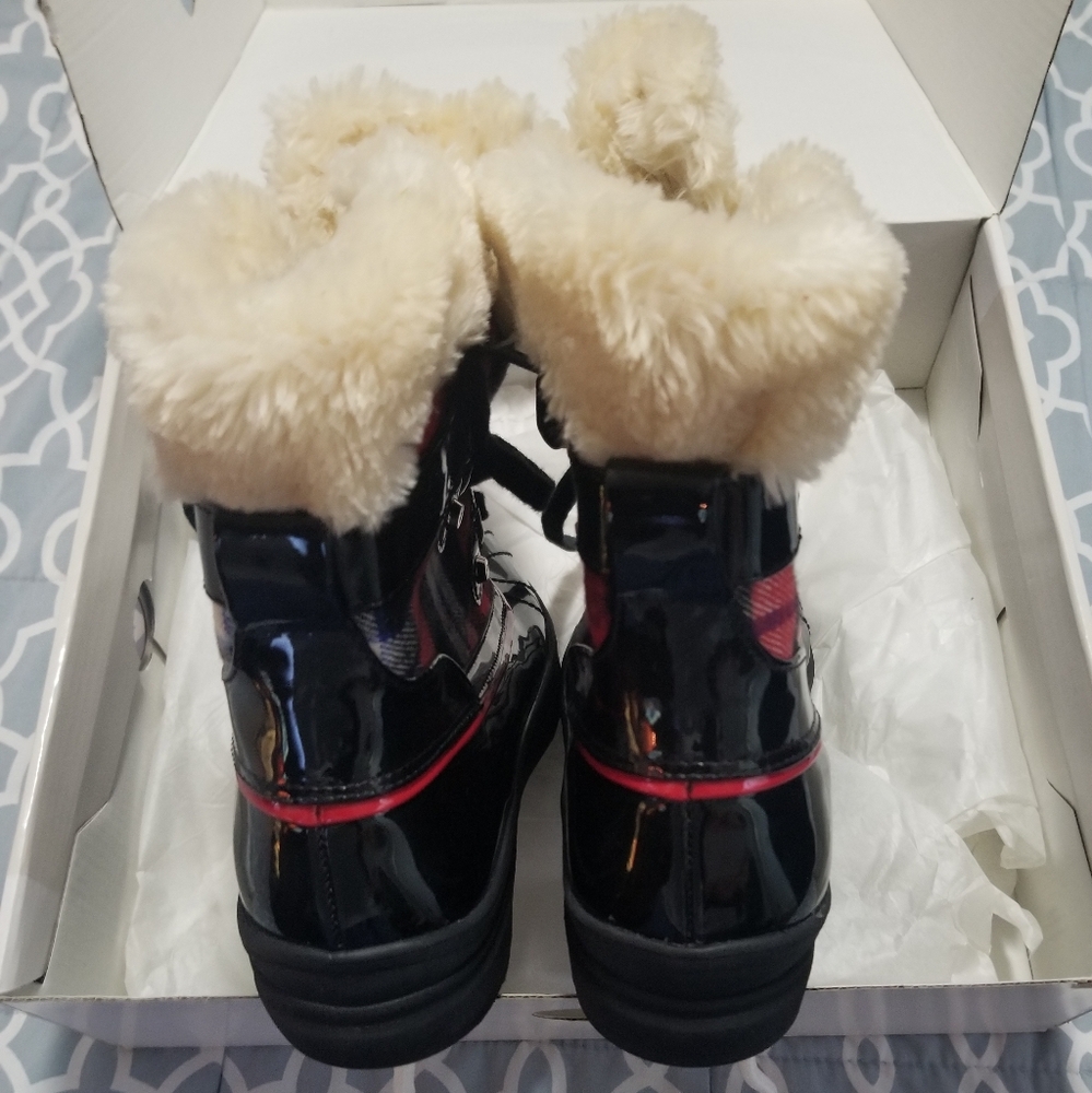 Lady's Boots - Picture 2 of 4
